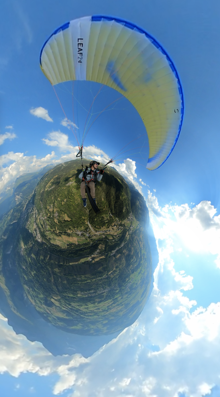 Enak Gavaggio auf Flug mit dem LEAF2