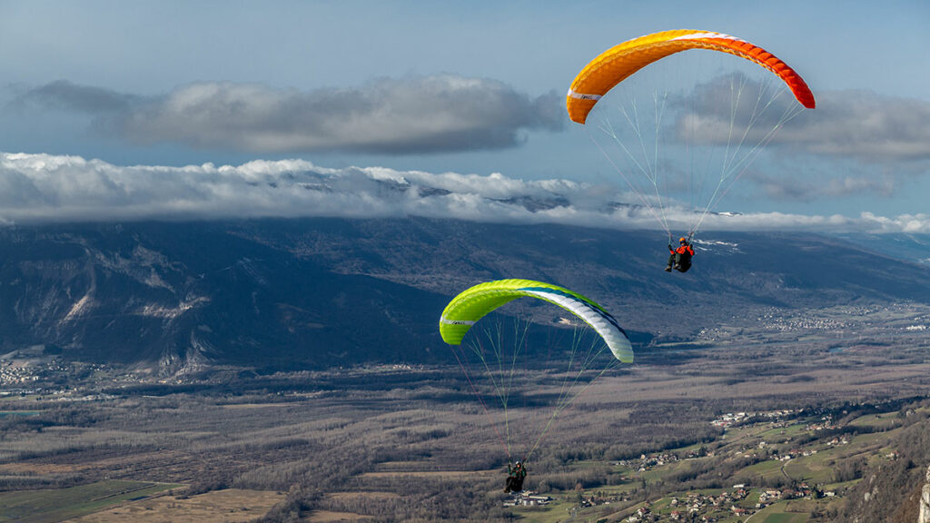 EONA 3, Schirm Schule in Flug