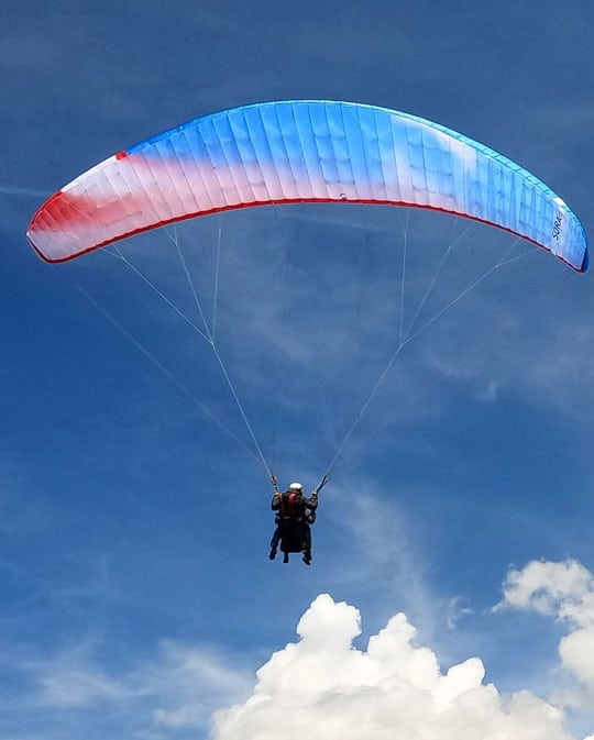 paraglider tandem SORA2+ in flight