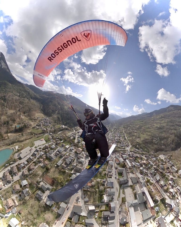 Axel Le Palable in flight with the LEAF2