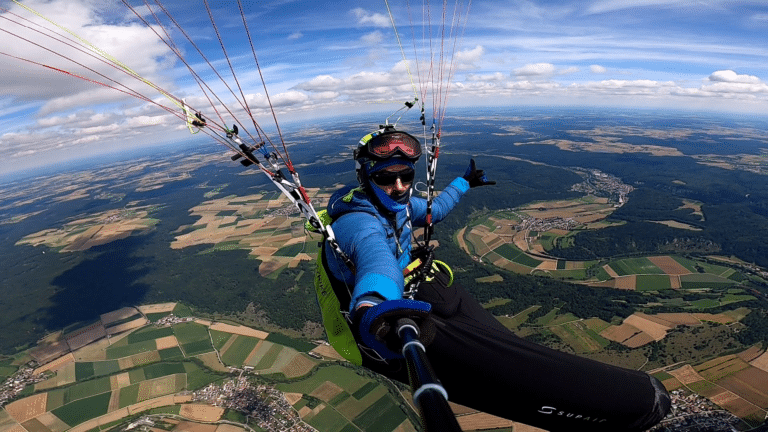 Mario Probst im Flug mit seinem STRIKE