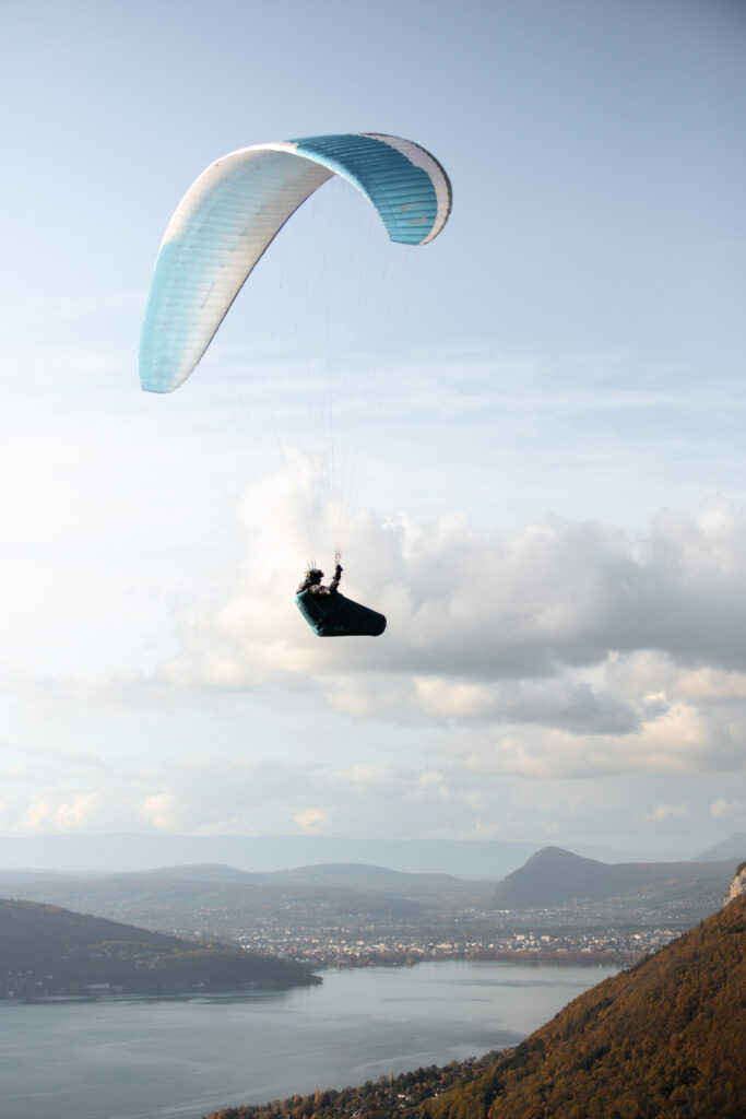 Photo at flight of harness Supair EVO LITE 2 with module speedbag