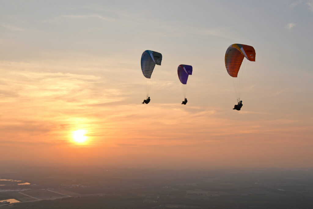 Photos of glider of paraglider beginner  EONA4
