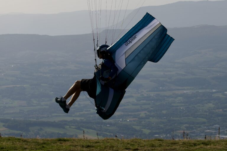 Pilote au décollage avec la sellette PULSE Supair